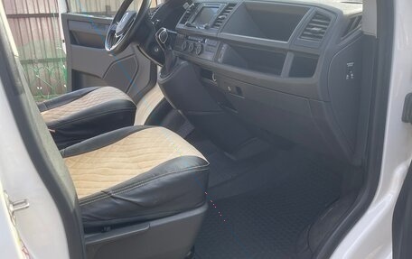 Volkswagen Caravelle T6 рестайлинг, 2018 год, 2 990 000 рублей, 7 фотография