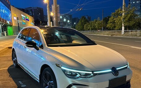 Volkswagen Golf VIII, 2023 год, 2 120 000 рублей, 2 фотография