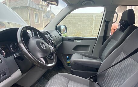 Volkswagen Caravelle T5, 2013 год, 1 820 000 рублей, 9 фотография