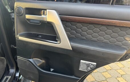 Toyota Land Cruiser 200, 2019 год, 2 850 000 рублей, 4 фотография