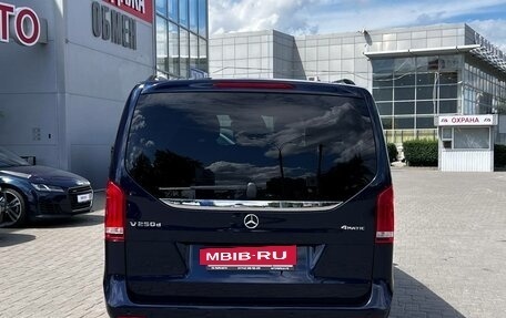 Mercedes-Benz V-Класс, 2018 год, 3 800 000 рублей, 6 фотография