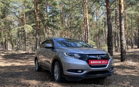 Honda Vezel, 2016 год, 1 250 000 рублей, 3 фотография