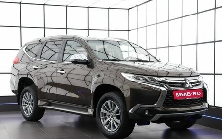 Mitsubishi Pajero Sport III рестайлинг, 2017 год, 2 970 000 рублей, 3 фотография