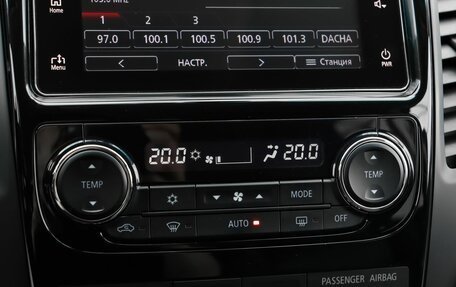 Mitsubishi Pajero Sport III рестайлинг, 2017 год, 2 970 000 рублей, 16 фотография