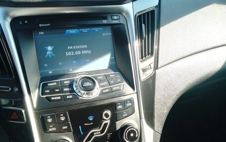 Hyundai Sonata VI, 2012 год, 1 100 000 рублей, 24 фотография