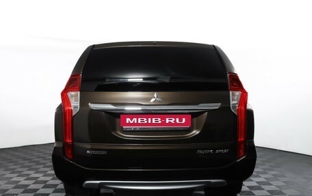 Mitsubishi Pajero Sport III рестайлинг, 2018 год, 2 990 000 рублей, 6 фотография