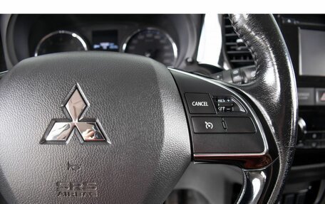 Mitsubishi Outlander III рестайлинг 3, 2017 год, 1 899 000 рублей, 16 фотография