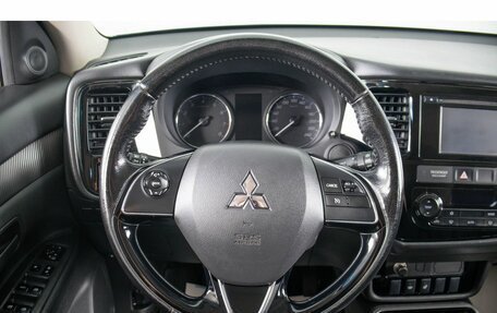 Mitsubishi Outlander III рестайлинг 3, 2017 год, 1 899 000 рублей, 14 фотография