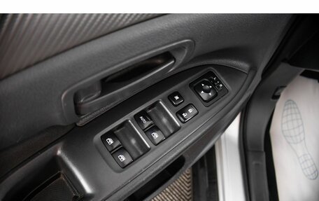 Mitsubishi Outlander III рестайлинг 3, 2017 год, 1 899 000 рублей, 22 фотография