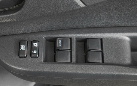 Toyota Ractis II, 2014 год, 949 000 рублей, 17 фотография