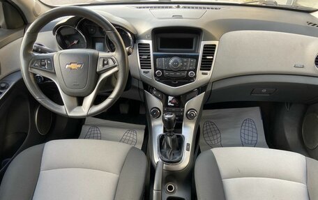 Chevrolet Cruze II, 2010 год, 549 000 рублей, 7 фотография