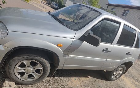 Chevrolet Niva I рестайлинг, 2010 год, 330 000 рублей, 1 фотография