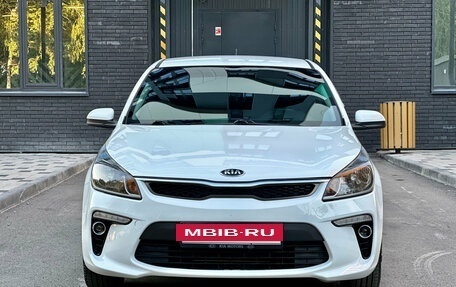 KIA Rio IV, 2020 год, 1 370 000 рублей, 2 фотография