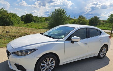 Mazda 3, 2015 год, 1 300 000 рублей, 2 фотография