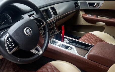 Jaguar XF I рестайлинг, 2013 год, 1 145 000 рублей, 18 фотография