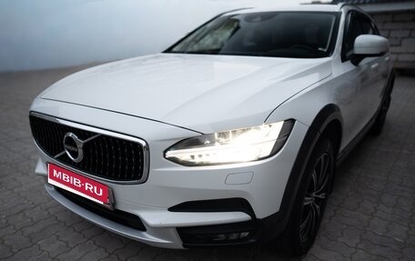 Volvo V90 Cross Country I рестайлинг, 2018 год, 3 450 000 рублей, 2 фотография