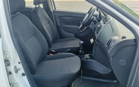 Renault Logan II, 2017 год, 560 000 рублей, 11 фотография