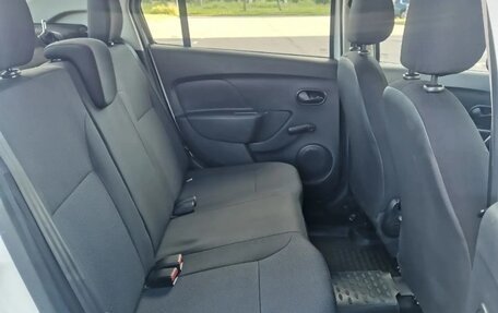 Renault Logan II, 2017 год, 560 000 рублей, 14 фотография