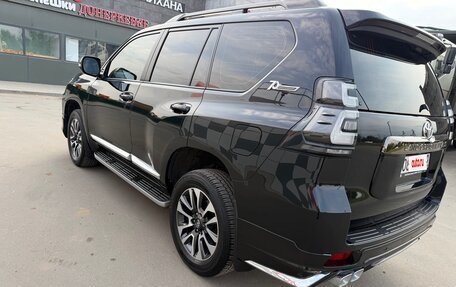 Toyota Land Cruiser Prado 150 рестайлинг 2, 2022 год, 6 200 000 рублей, 3 фотография