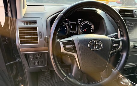 Toyota Land Cruiser Prado 150 рестайлинг 2, 2022 год, 6 200 000 рублей, 9 фотография