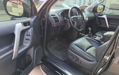 Toyota Land Cruiser Prado 150 рестайлинг 2, 2022 год, 6 200 000 рублей, 8 фотография