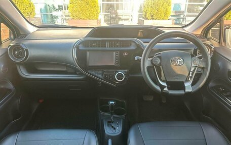 Toyota Aqua I, 2018 год, 1 125 000 рублей, 7 фотография