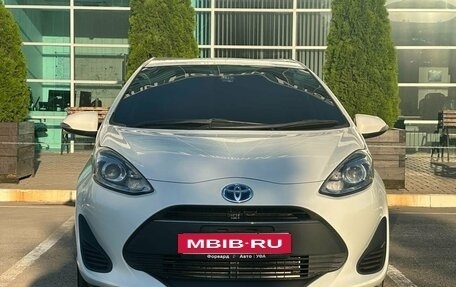 Toyota Aqua I, 2018 год, 1 125 000 рублей, 2 фотография