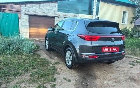 KIA Sportage IV рестайлинг, 2018 год, 2 050 000 рублей, 10 фотография