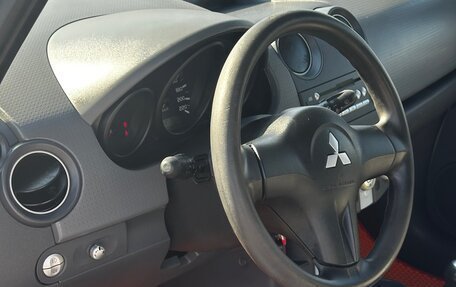 Mitsubishi Colt VI рестайлинг, 2005 год, 290 000 рублей, 16 фотография