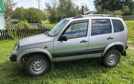 Chevrolet Niva I рестайлинг, 2003 год, 300 000 рублей, 3 фотография