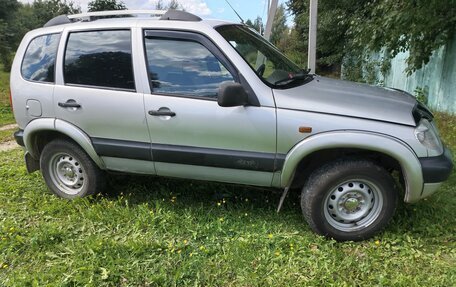 Chevrolet Niva I рестайлинг, 2003 год, 300 000 рублей, 4 фотография