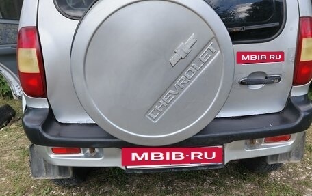 Chevrolet Niva I рестайлинг, 2003 год, 300 000 рублей, 5 фотография