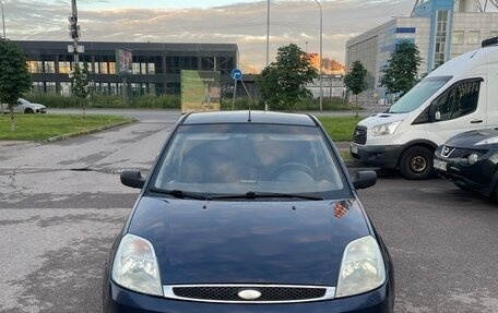Ford Fiesta, 2004 год, 205 000 рублей, 1 фотография