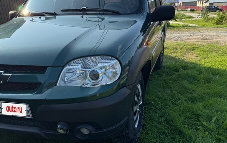Chevrolet Niva I рестайлинг, 2010 год, 515 000 рублей, 2 фотография
