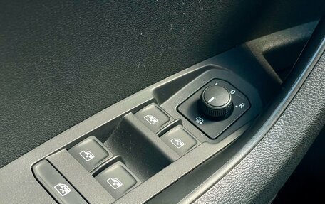 Skoda Karoq I, 2021 год, 2 420 000 рублей, 25 фотография