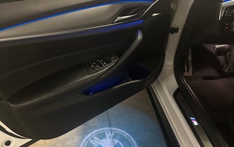 BMW 5 серия, 2018 год, 3 100 000 рублей, 9 фотография
