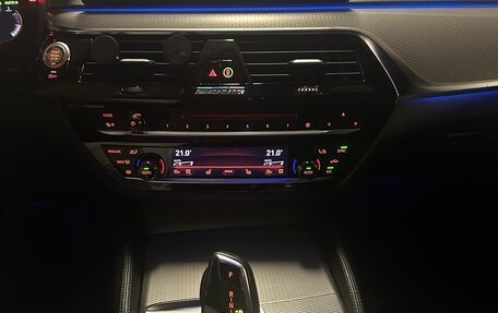 BMW 5 серия, 2018 год, 3 100 000 рублей, 10 фотография