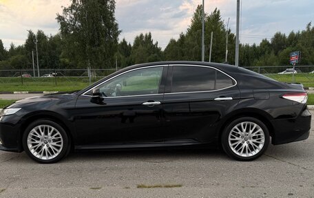 Toyota Camry, 2021 год, 2 900 000 рублей, 4 фотография