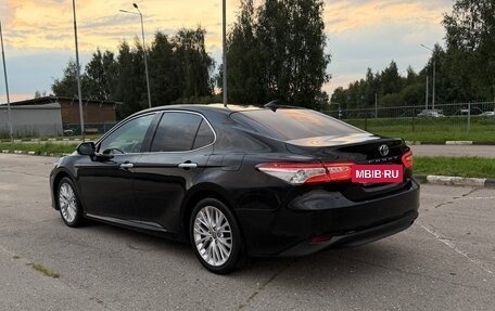 Toyota Camry, 2021 год, 2 900 000 рублей, 3 фотография