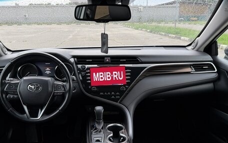 Toyota Camry, 2021 год, 2 900 000 рублей, 10 фотография
