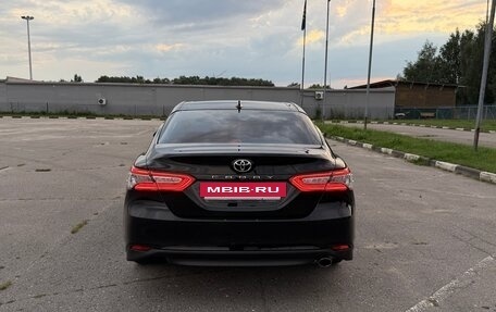 Toyota Camry, 2021 год, 2 900 000 рублей, 5 фотография