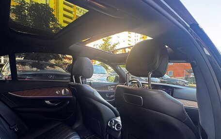 Mercedes-Benz E-Класс, 2018 год, 2 000 000 рублей, 15 фотография