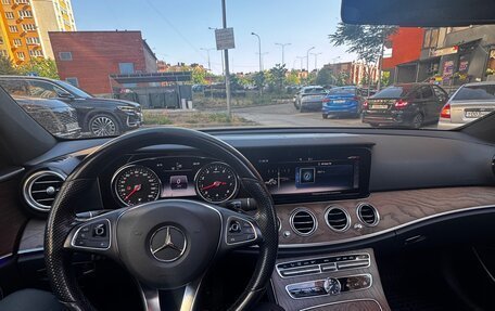 Mercedes-Benz E-Класс, 2018 год, 2 000 000 рублей, 13 фотография