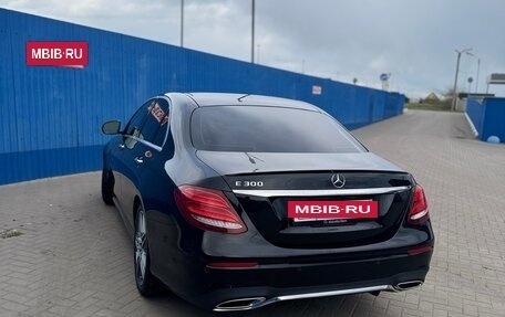 Mercedes-Benz E-Класс, 2018 год, 2 000 000 рублей, 5 фотография