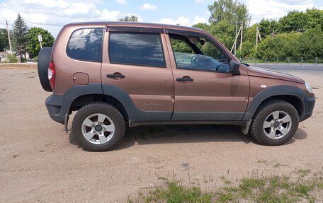 Chevrolet Niva I рестайлинг, 2018 год, 650 000 рублей, 3 фотография