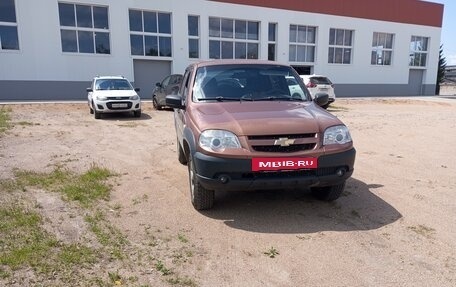 Chevrolet Niva I рестайлинг, 2018 год, 650 000 рублей, 2 фотография