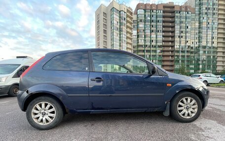 Ford Fiesta, 2004 год, 205 000 рублей, 3 фотография