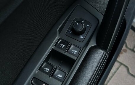 Volkswagen Tiguan II, 2018 год, 2 119 000 рублей, 7 фотография