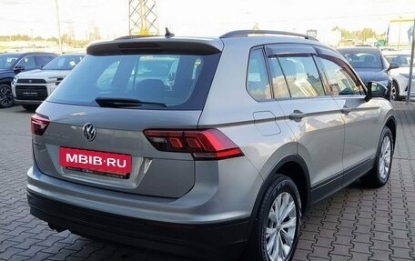 Volkswagen Tiguan II, 2018 год, 2 119 000 рублей, 3 фотография