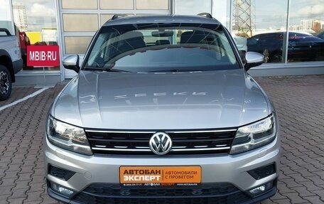Volkswagen Tiguan II, 2018 год, 2 119 000 рублей, 2 фотография